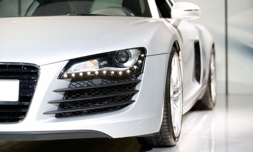 Differences Between Luxury and Economy Cars