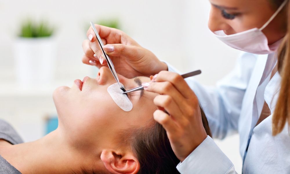 Things Every New Eyelash Artist Should Know